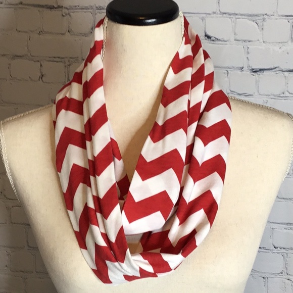 Fun Summer Red and White Knit infinity Scarf - Picture 1 of 4